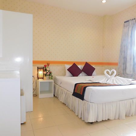 Be Fine Guesthouse Phuket Екстериор снимка