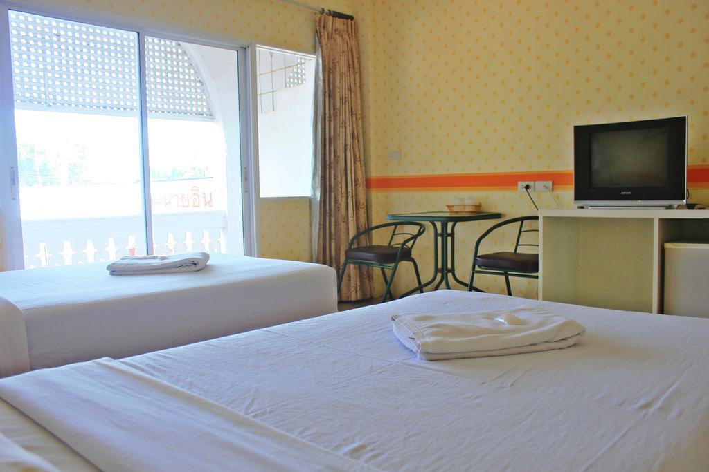 Be Fine Guesthouse Phuket Стая снимка