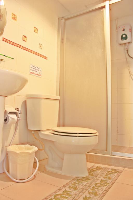 Be Fine Guesthouse Phuket Стая снимка