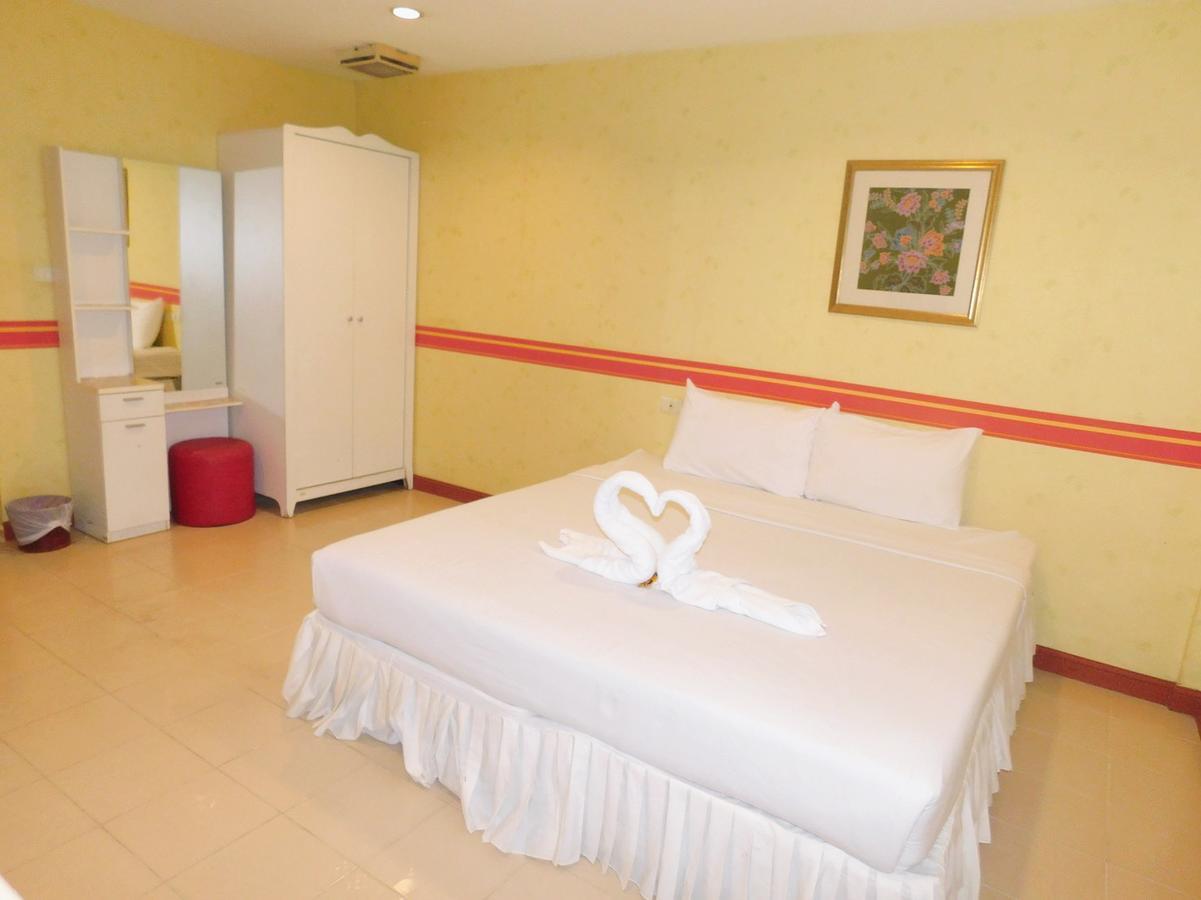 Be Fine Guesthouse Phuket Екстериор снимка