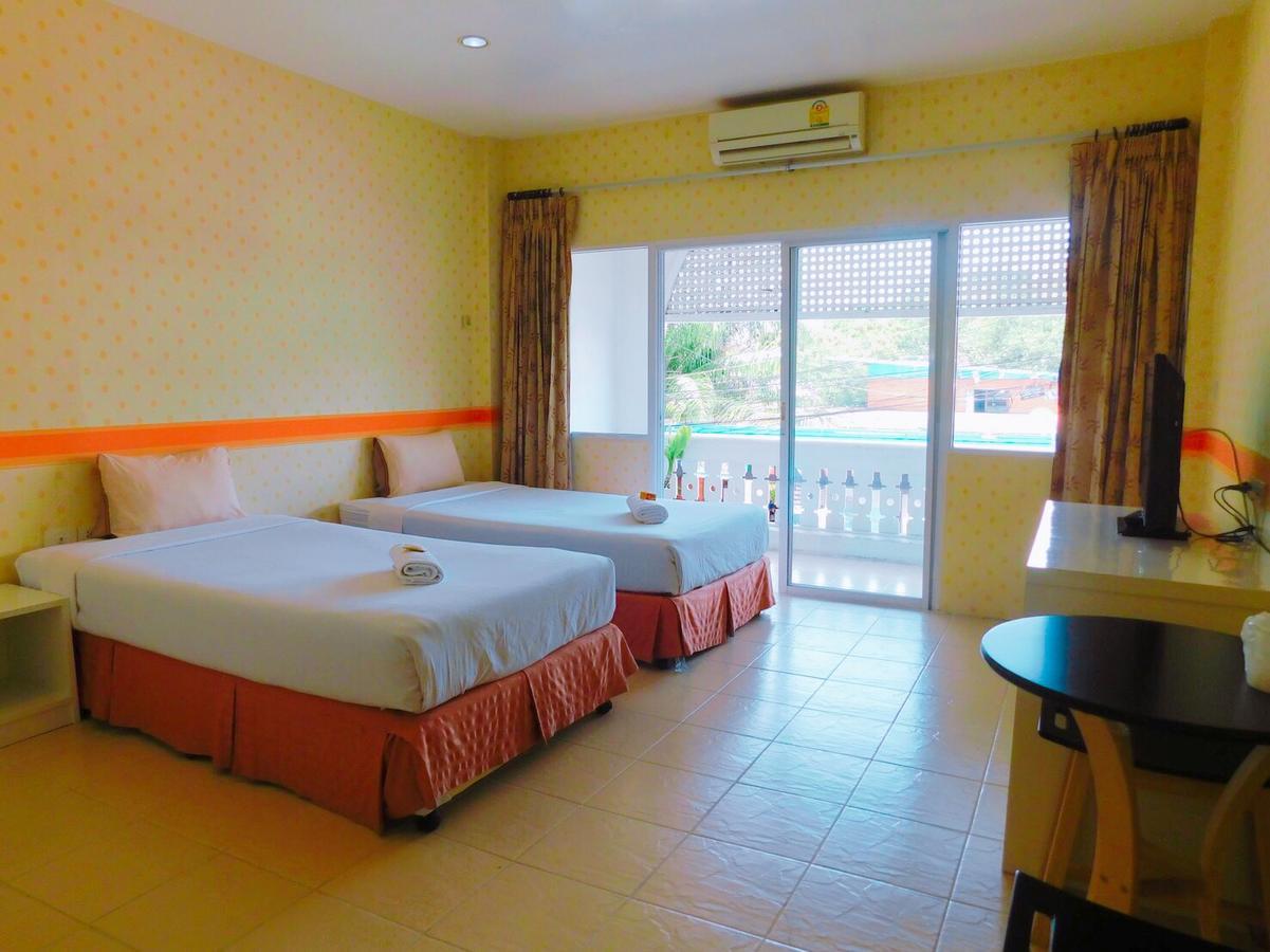 Be Fine Guesthouse Phuket Екстериор снимка