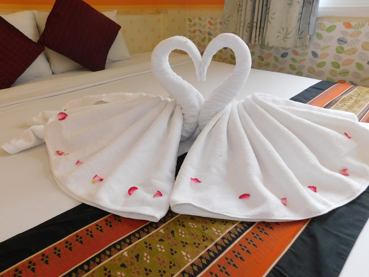 Be Fine Guesthouse Phuket Екстериор снимка