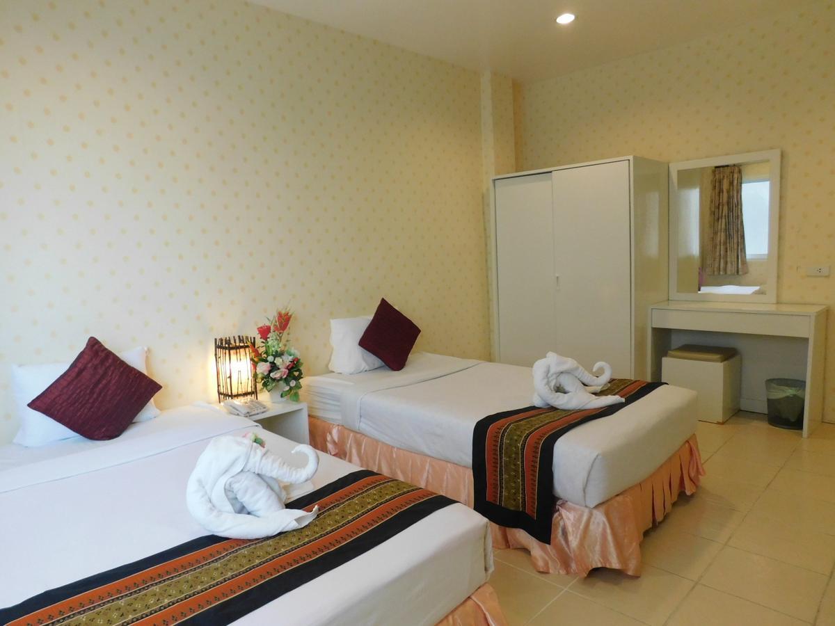 Be Fine Guesthouse Phuket Екстериор снимка