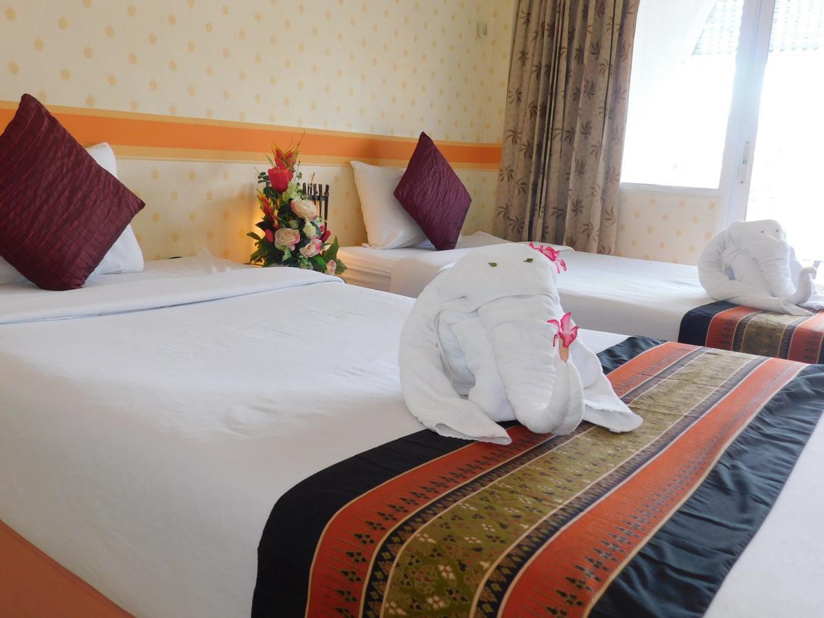 Be Fine Guesthouse Phuket Екстериор снимка