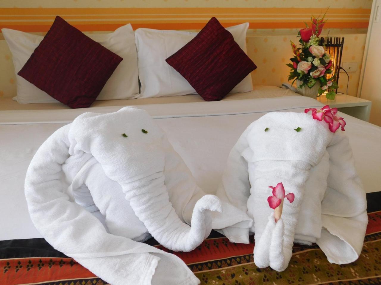 Be Fine Guesthouse Phuket Екстериор снимка