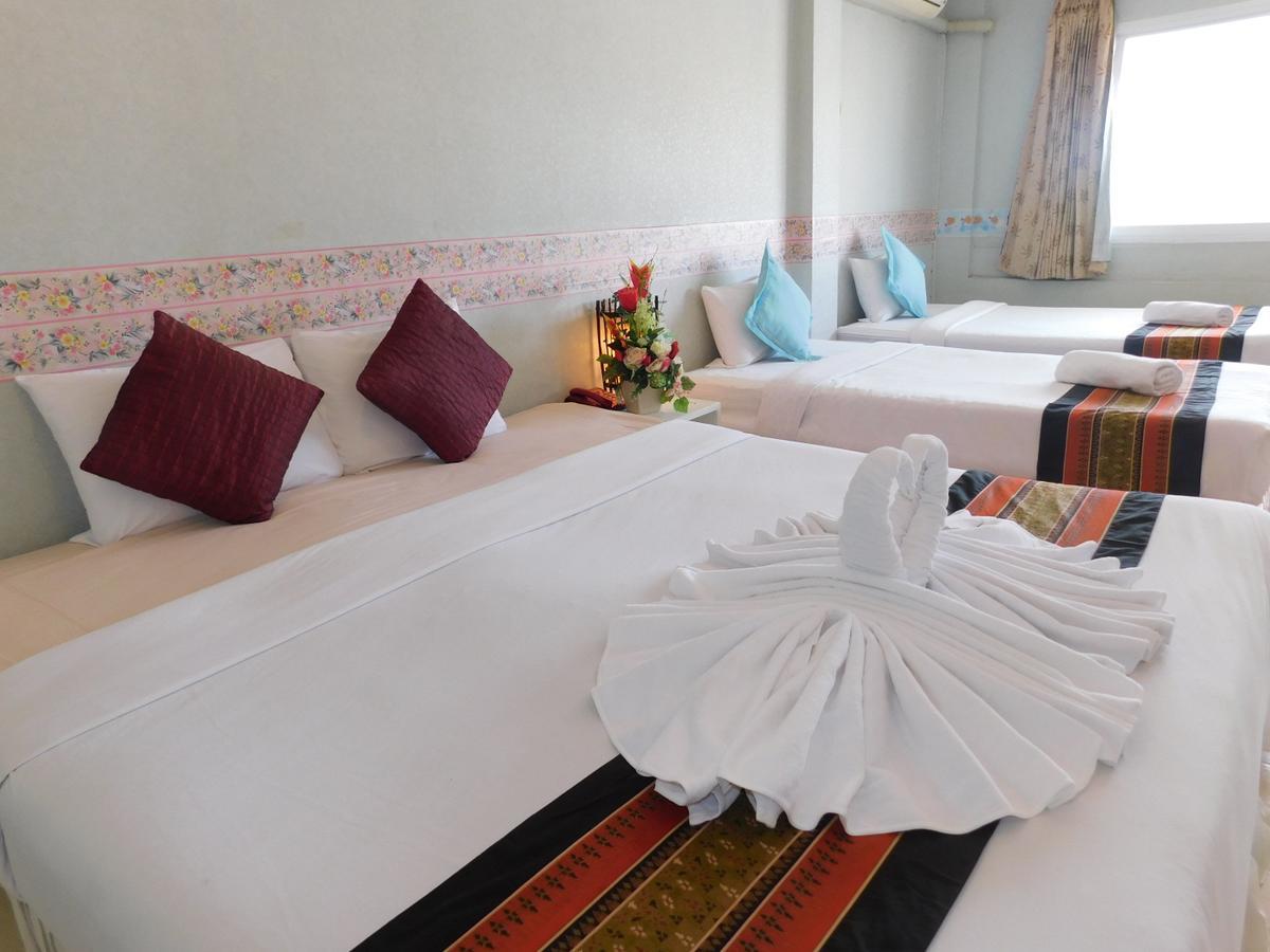 Be Fine Guesthouse Phuket Екстериор снимка