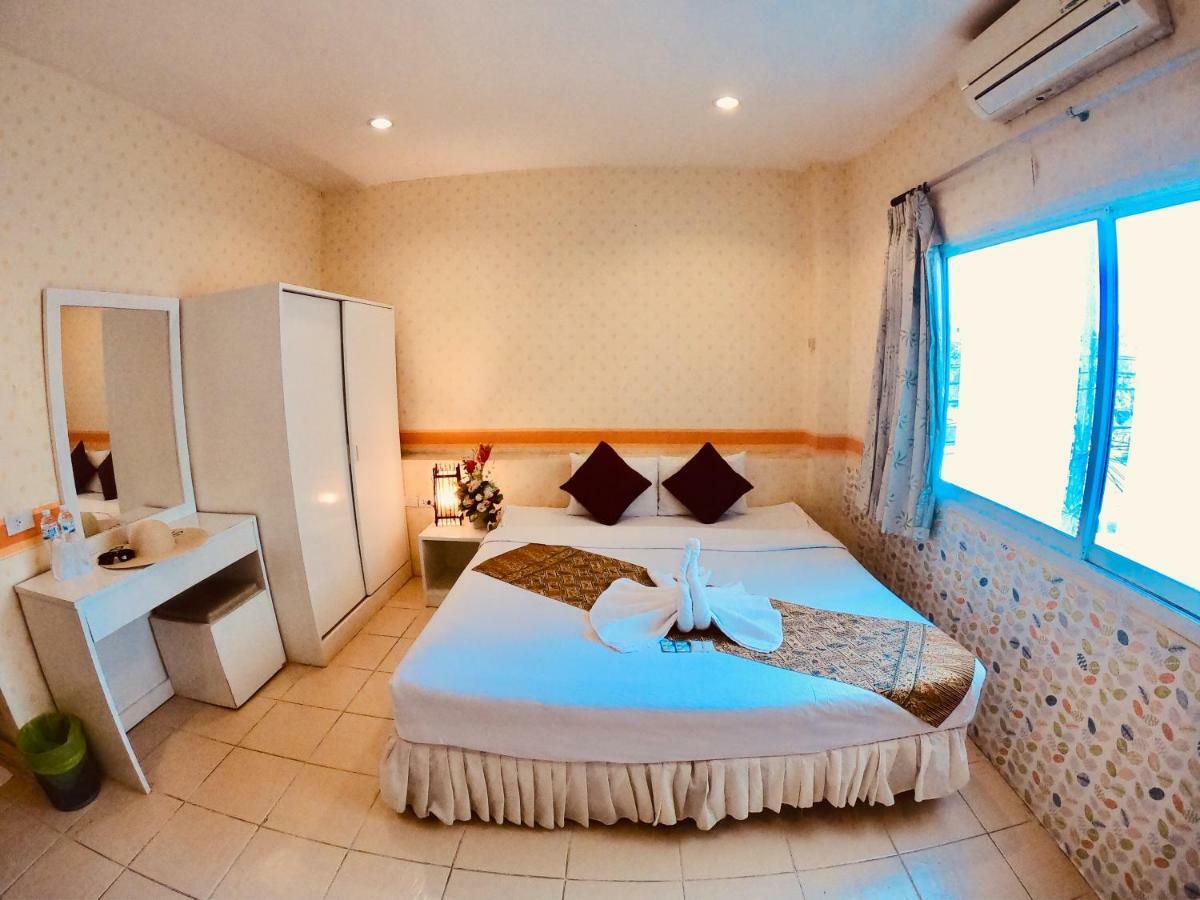 Be Fine Guesthouse Phuket Екстериор снимка